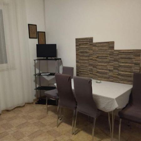 Apartments Maja I Mate Sućuraj 外观 照片