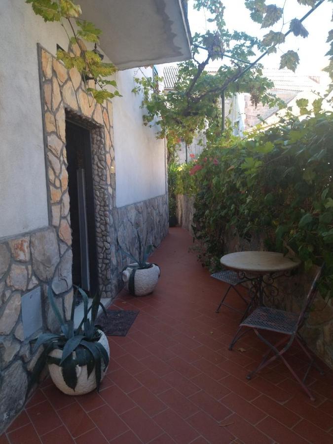 Apartments Maja I Mate Sućuraj 外观 照片