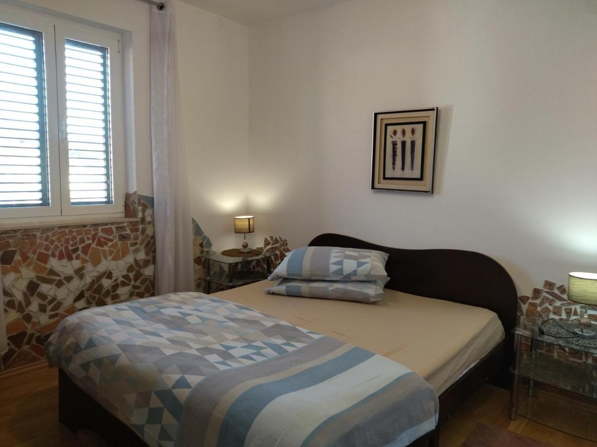 Apartments Maja I Mate Sućuraj 外观 照片