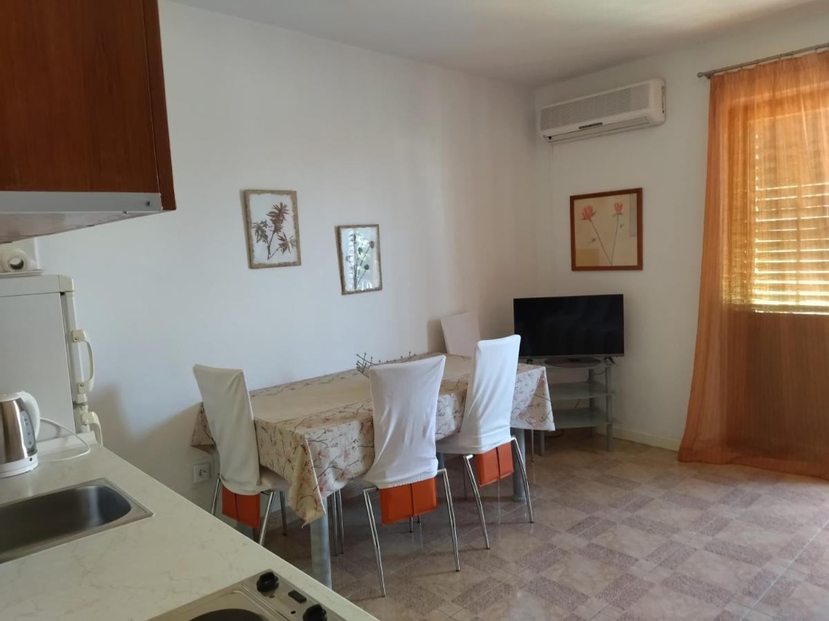 Apartments Maja I Mate Sućuraj 外观 照片