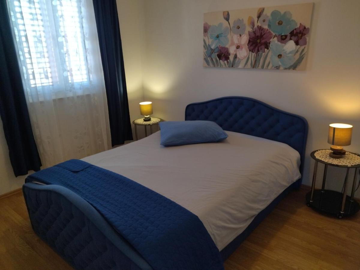 Apartments Maja I Mate Sućuraj 外观 照片