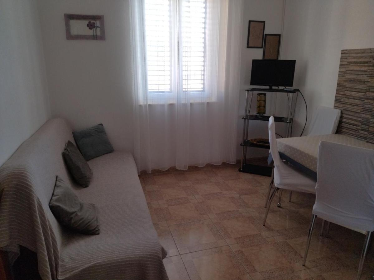 Apartments Maja I Mate Sućuraj 外观 照片