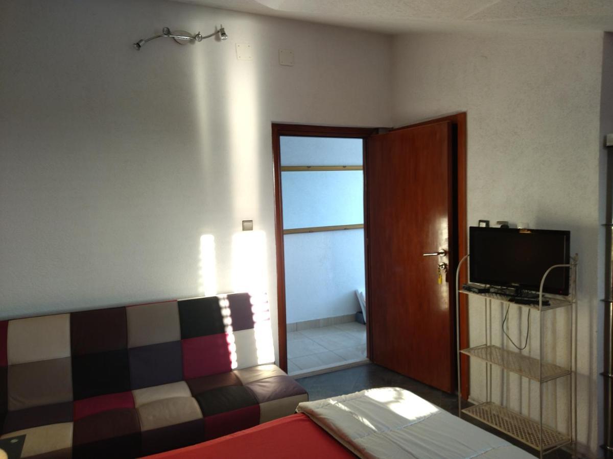 Apartments Maja I Mate Sućuraj 外观 照片