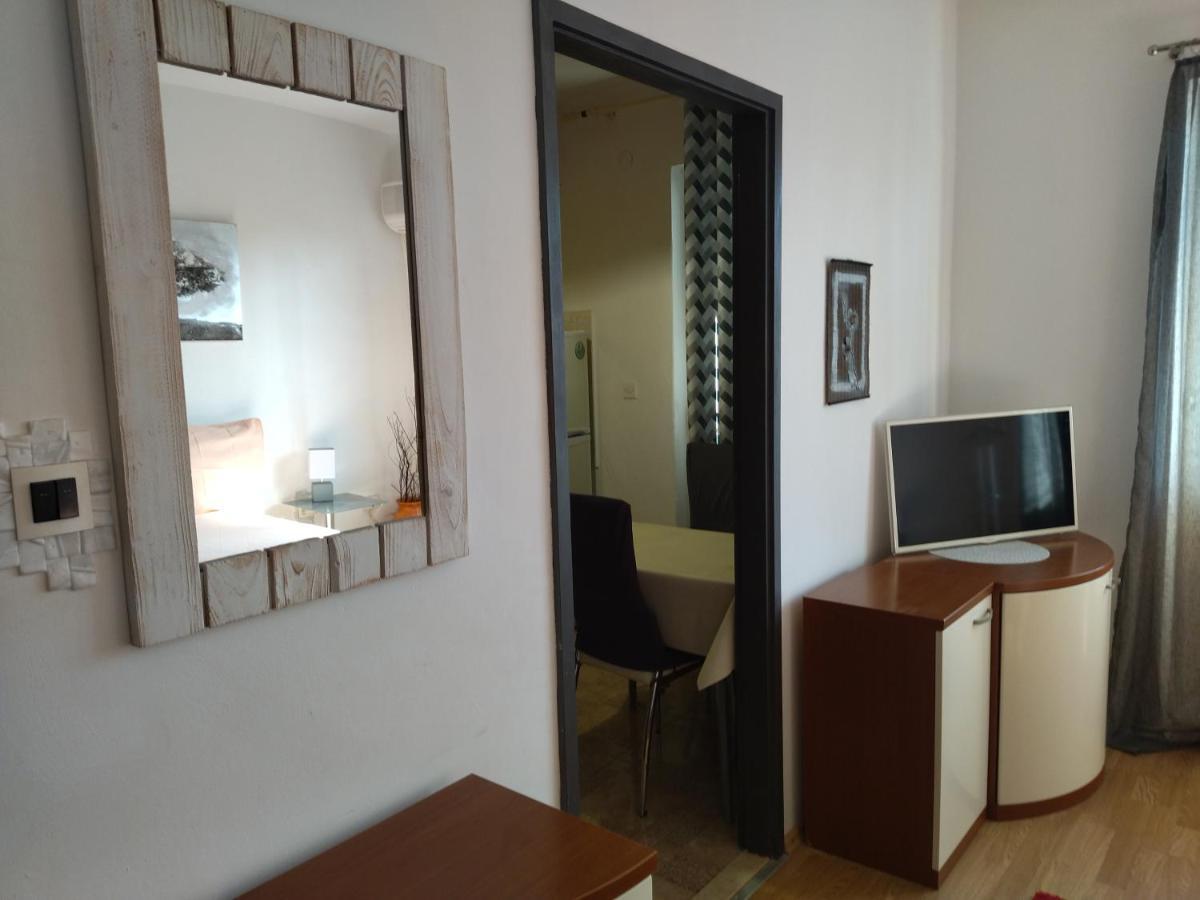 Apartments Maja I Mate Sućuraj 外观 照片