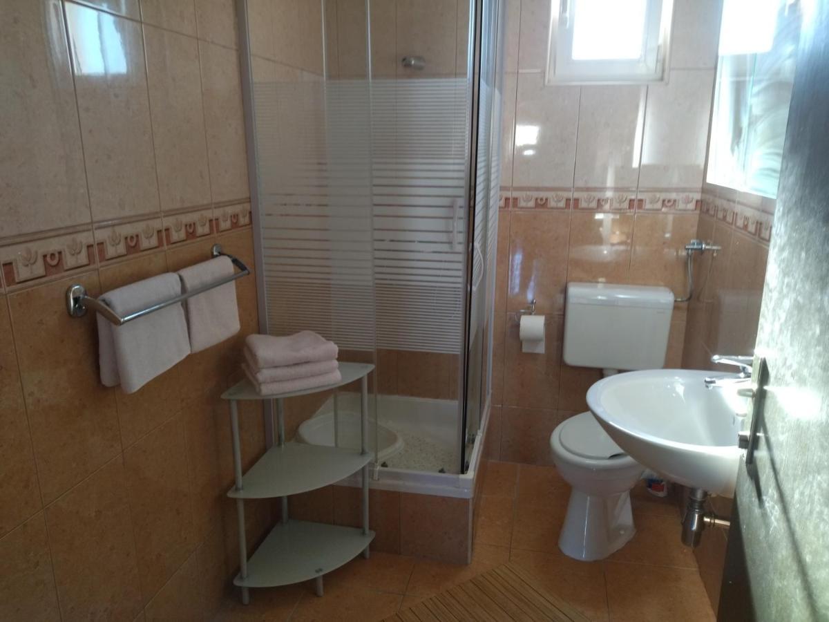 Apartments Maja I Mate Sućuraj 外观 照片